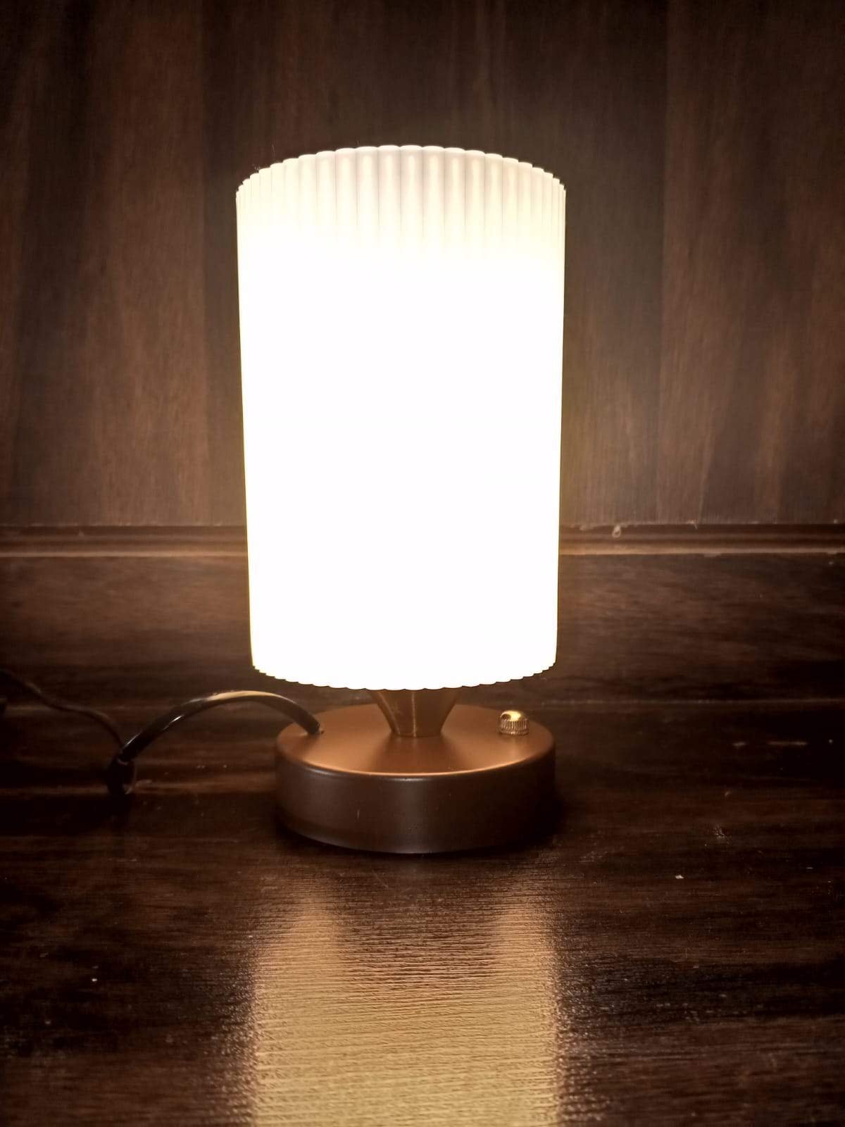 Modern Table Lamp in Pakistan – Stylish & Functional Lighting for Bedrooms and Offices